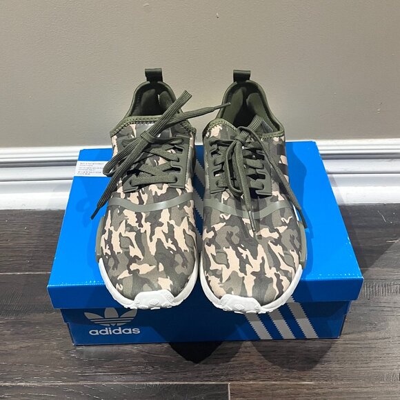 Adidas Junior NMD_R1 Shoes - Picture 3 of 9